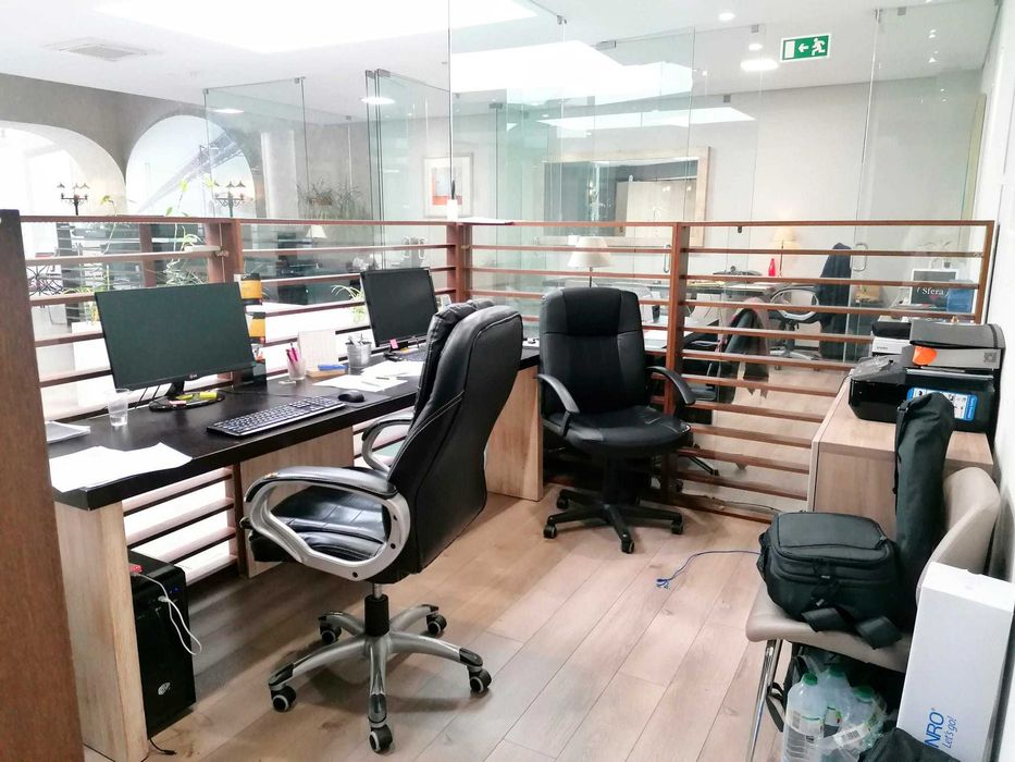 Divisórias de espaços de trabalho c/ design