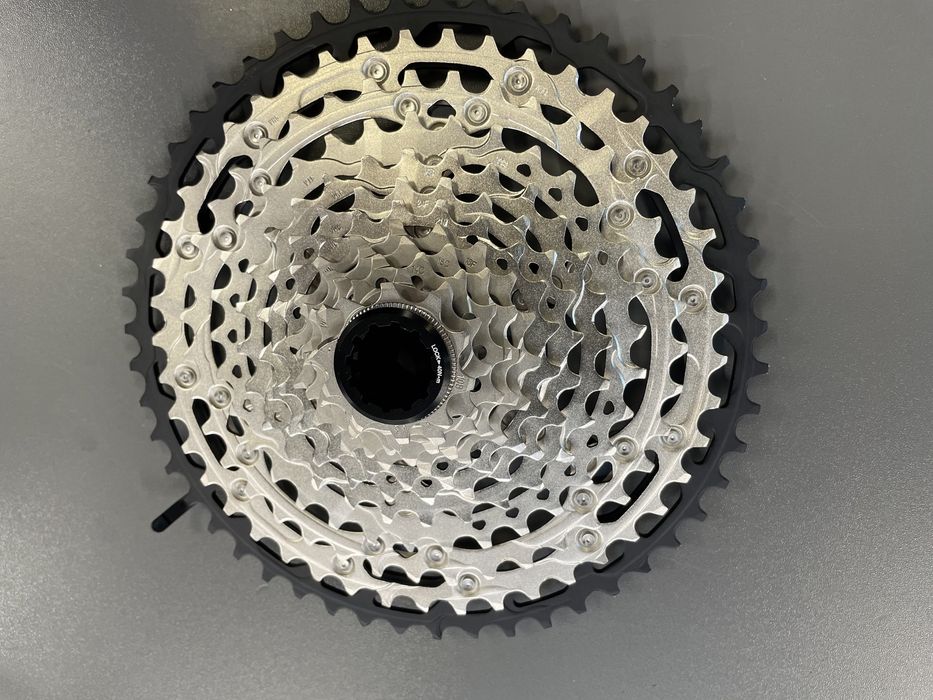 Kaseta Shimano CS M7100  SLX 12