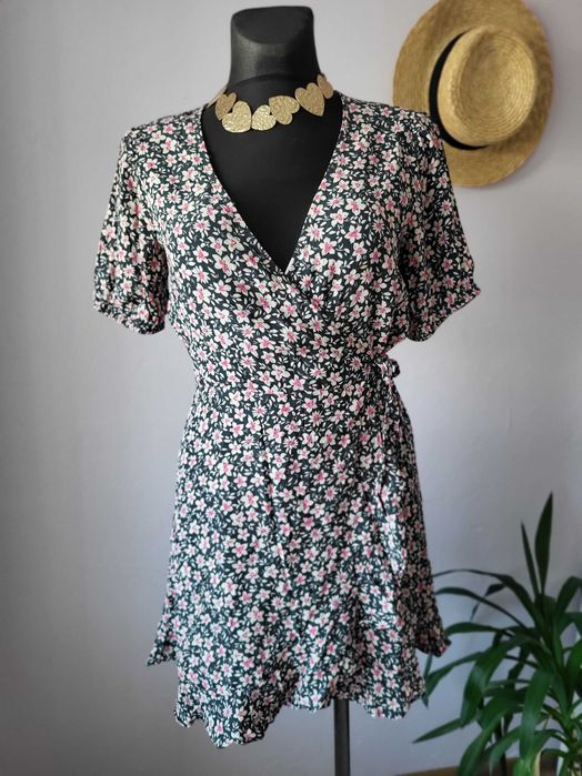 Kolorowa sukienka w kwiaty wiązana krótki rękaw P&B 38