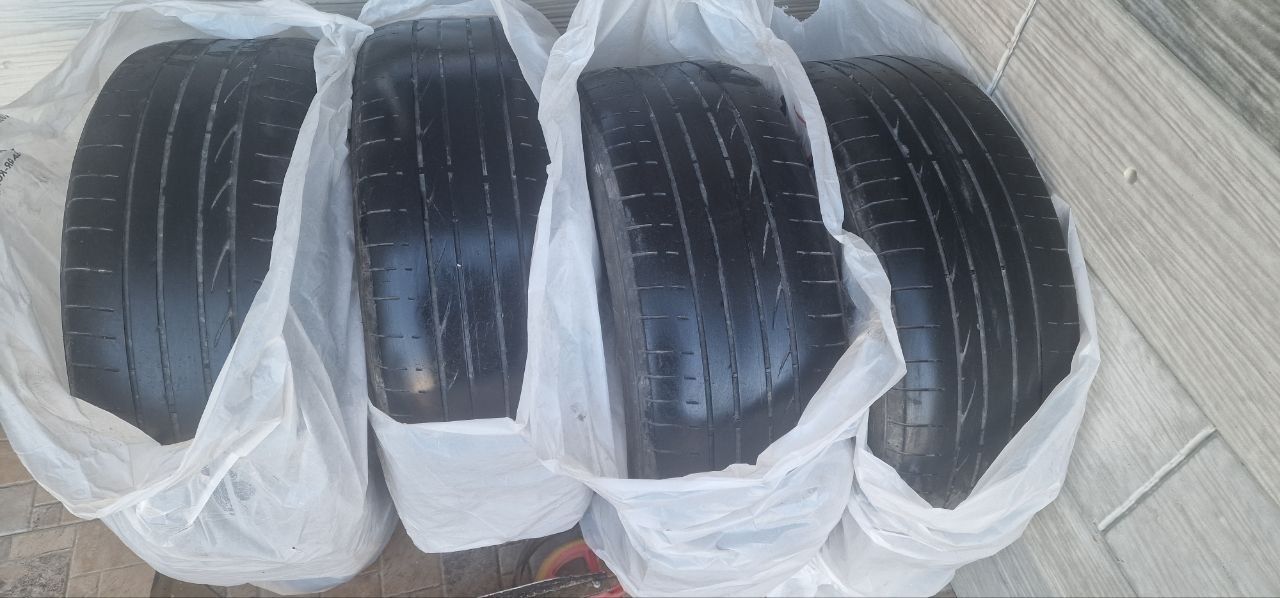Продам летнюю резину Bridgestone 255.55.19