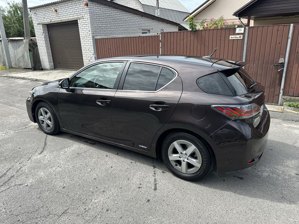 Lexus CT200H 2012 рік 1.8 гібрид
