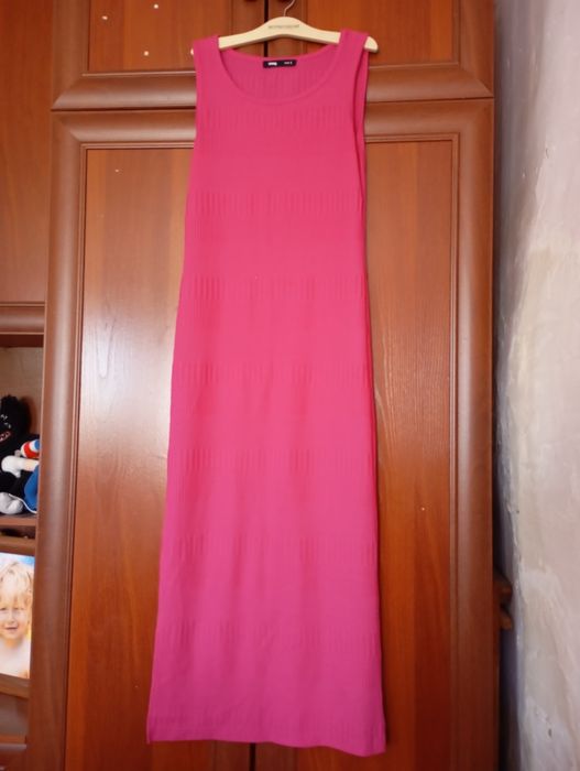 Сукня нова одягала лише 2 рази