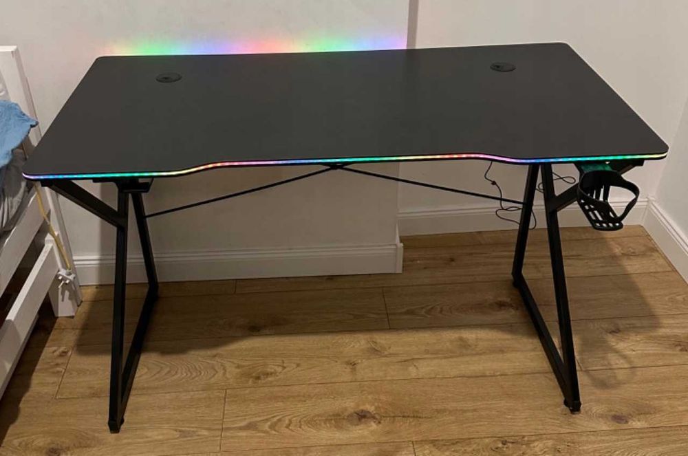 Biurko Gamingowe Huzaro 120 cm LED RGB – Wysyłka Gratis!