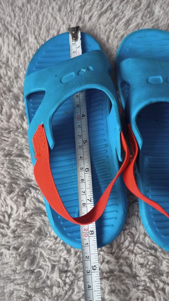 Buty na basen rozmiar 32 numer wkładki 20 cm Decathlon