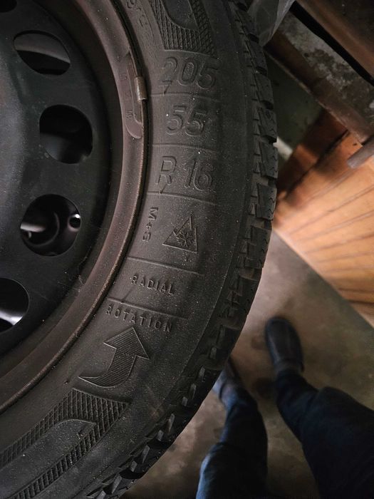 Sprzedam opony zimowe z felgami 205/55r16 VW