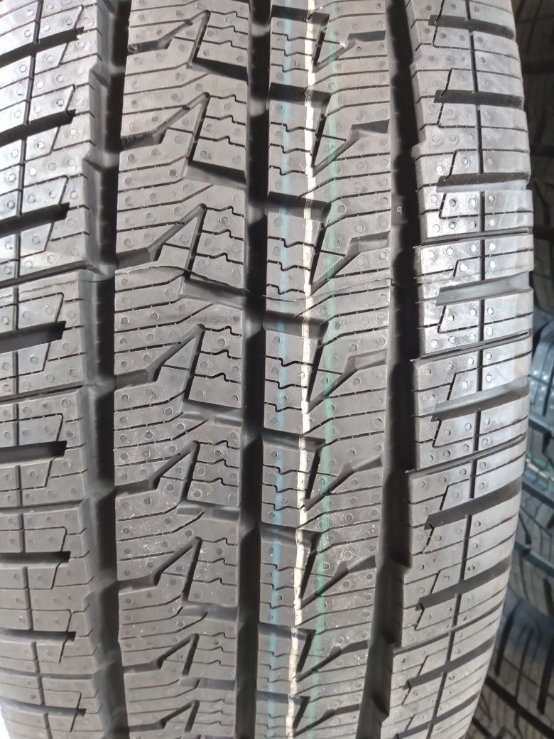 Opony całoroczne 215/65R16c Continenta VanContact 4 sezon 23r