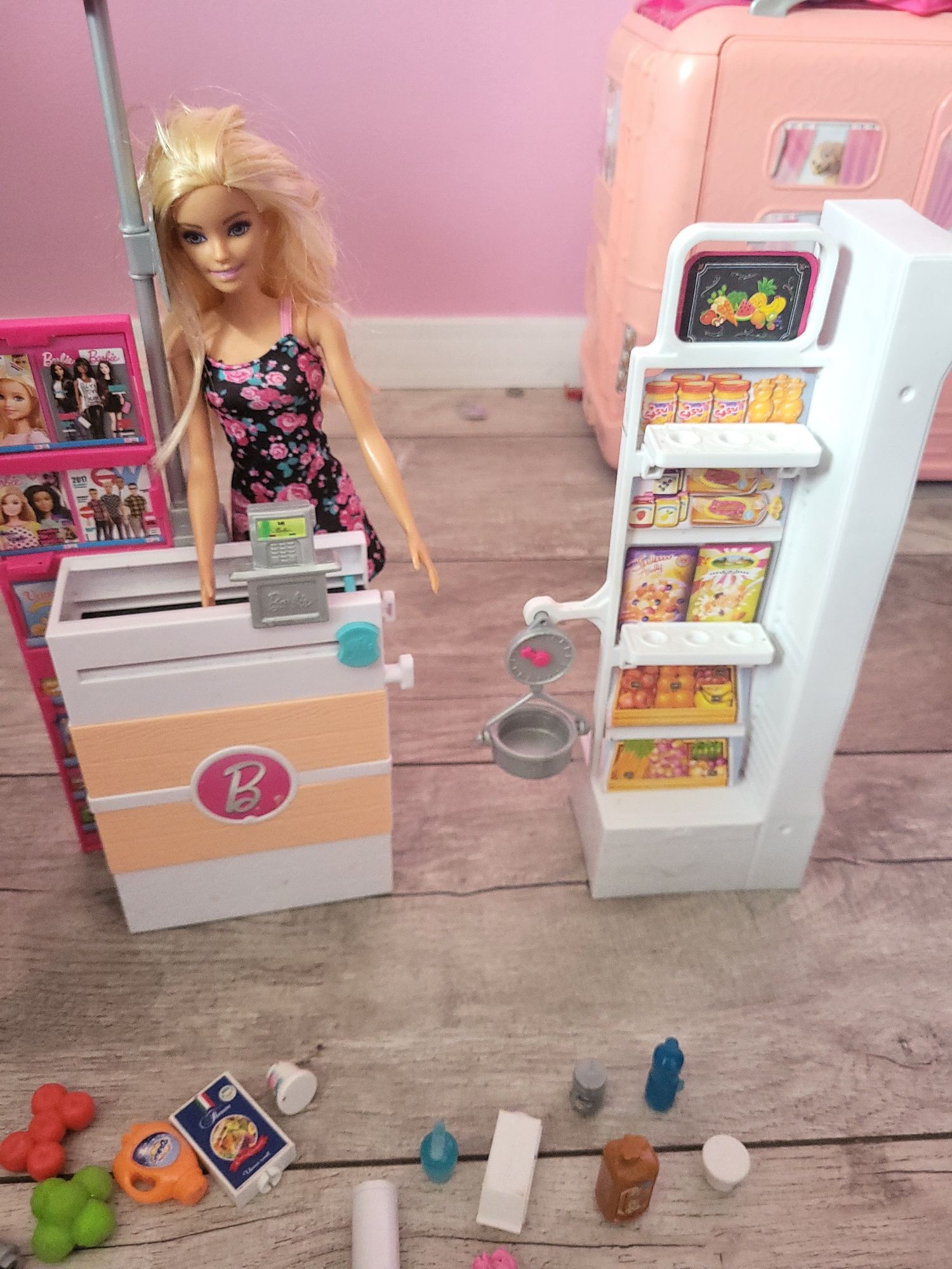 Sklep Barbie z lalką