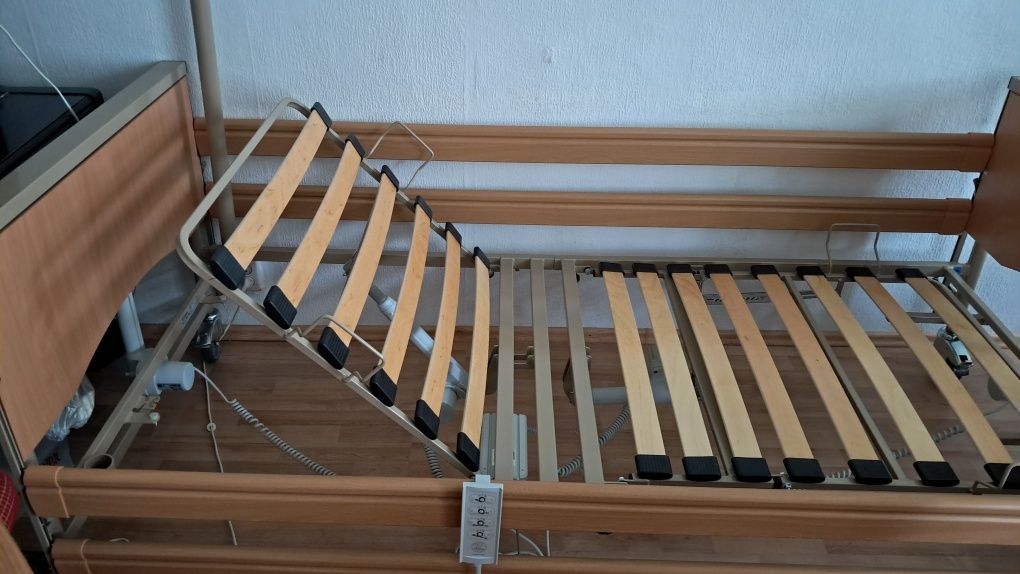 Łóżko rehabilitacyjne sprzedam.