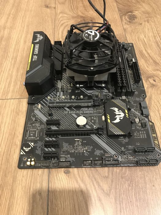 Amd Ryzen 5-3600/16 GB DDR4-3000Mhz Corsair/Asus Tuf Gaming B450