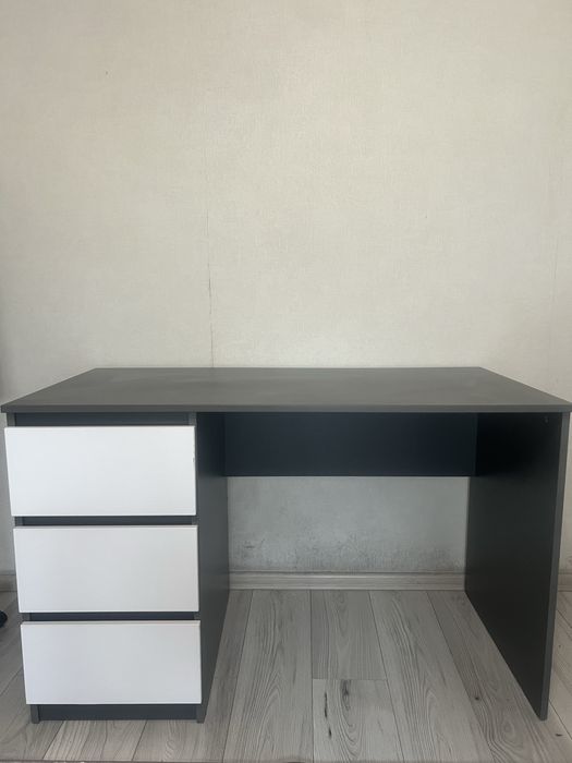 Продам письмовий стіл