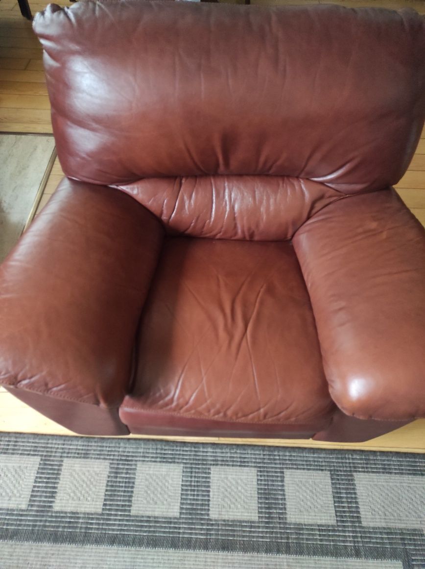 Zestaw wypoczynkowy ze skóry 3+1+1 sofa rozkładana i dwa fotele transp