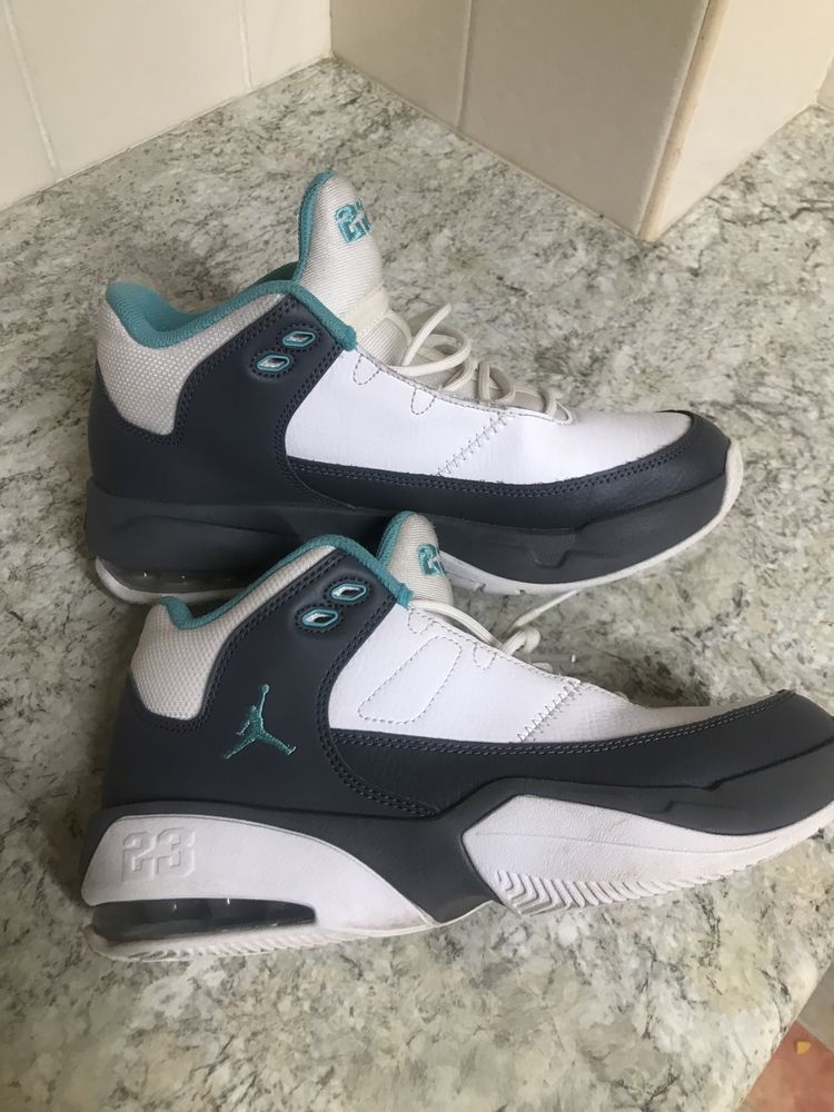 Nike jordan max aura 3. Buty sportowe. Rozmiar 39. Dl wkladki 24,5 cm
