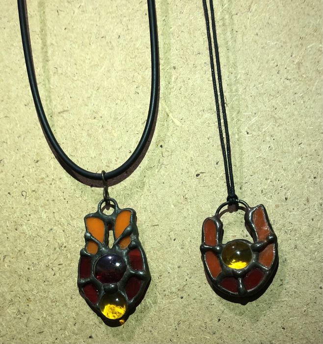 Дзеркальце з кулонами ( вітраж)