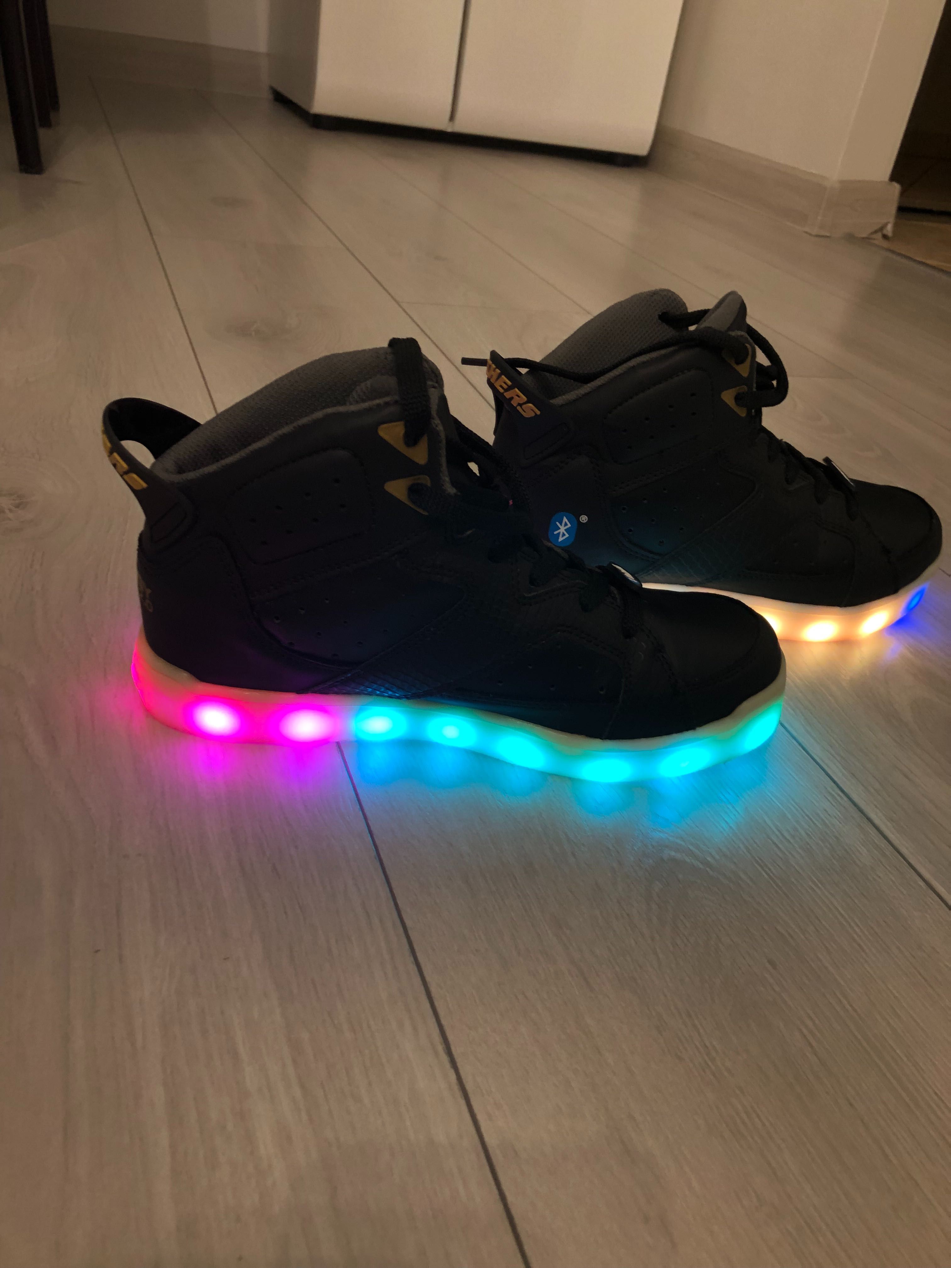 Sprzedam buty SKECHERS ENERGY LIGHTS 2.0 .