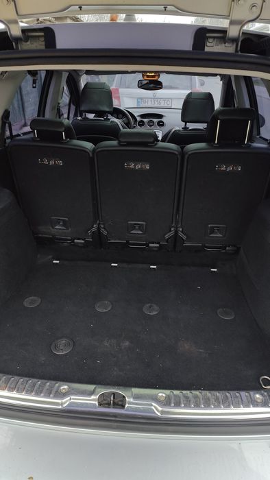 Продам Пежо 308св. Экономная машина, в максимально комплектации.