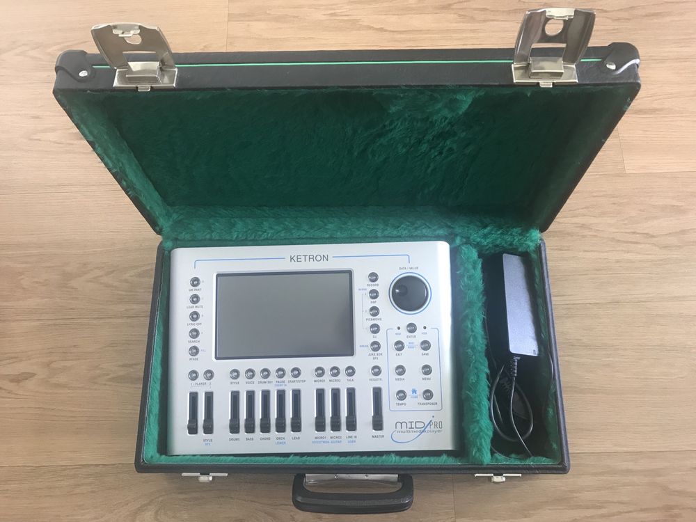 Ketron MidjPro + case original