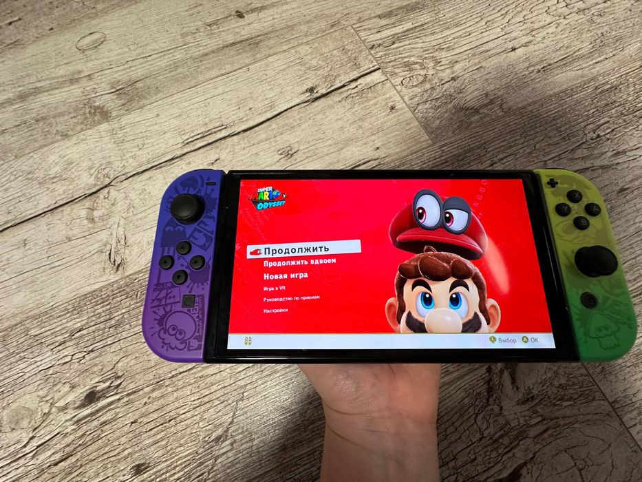 Продам приставку Nintendo SWITCH