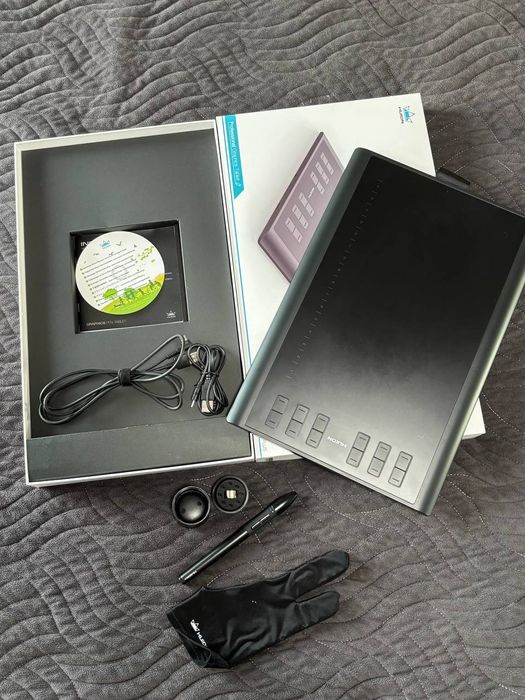 Планшет Huion New 1060 Plus + перчатка.