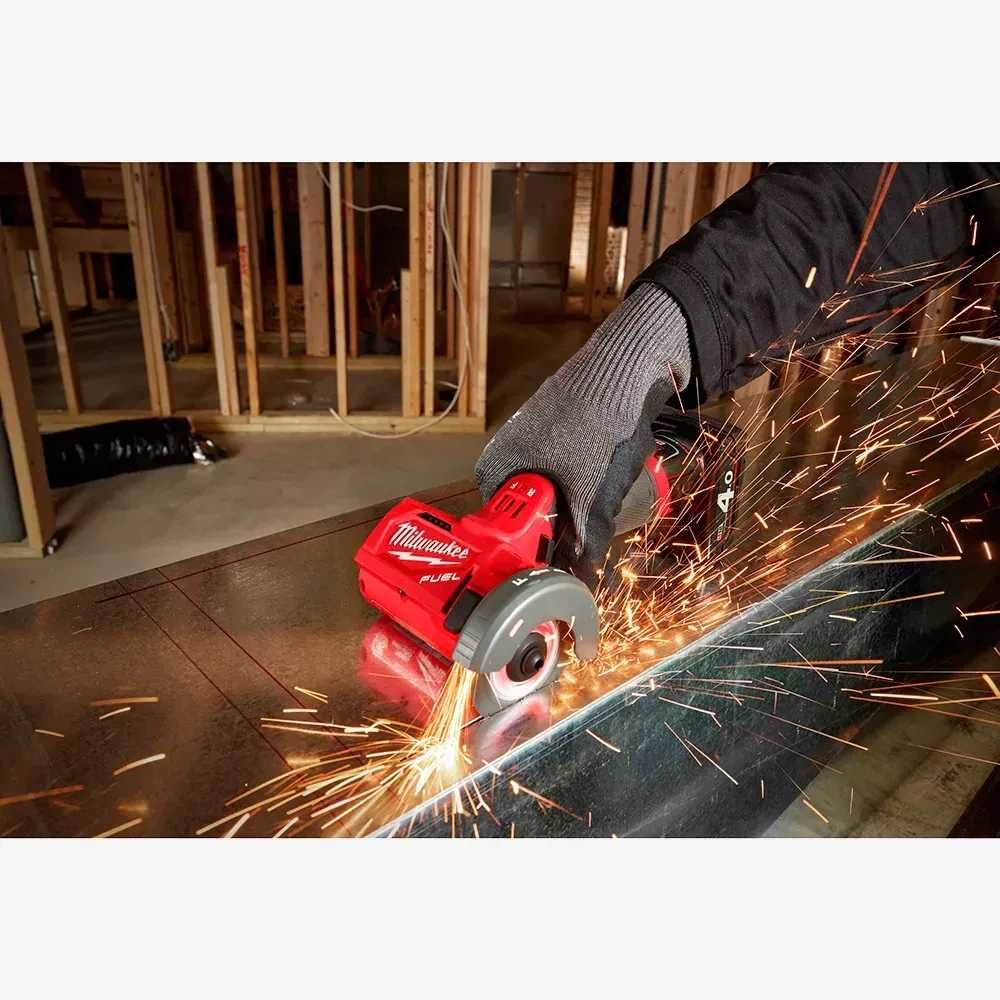 Шліфмашина універсальна відрізна акумуляторна MILWAUKEE M12 FCOT, 76мм