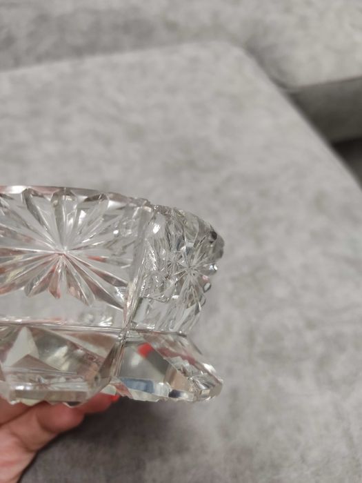 Продам хрустальную вазочку
