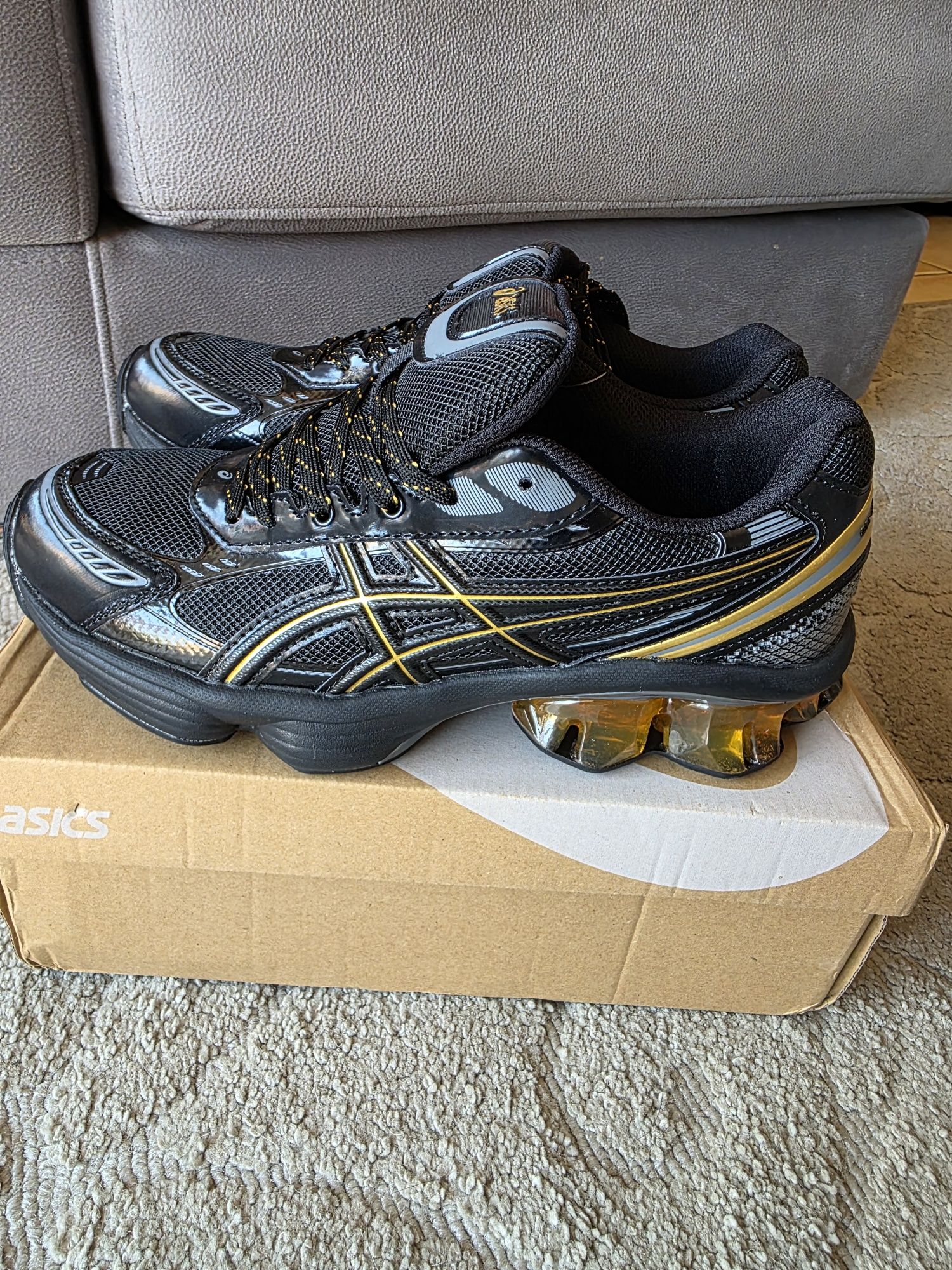 Sapatilhas Asics kinetic black and gold-numero 43,5