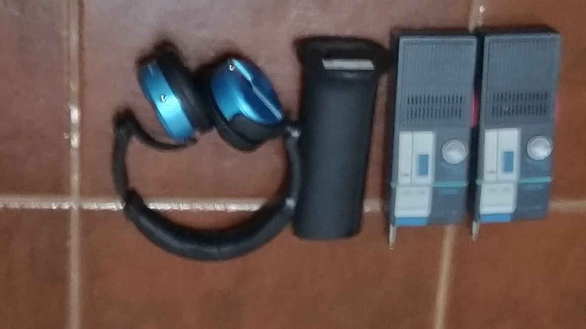 Conjunto Auriculares sem fio e transmissores