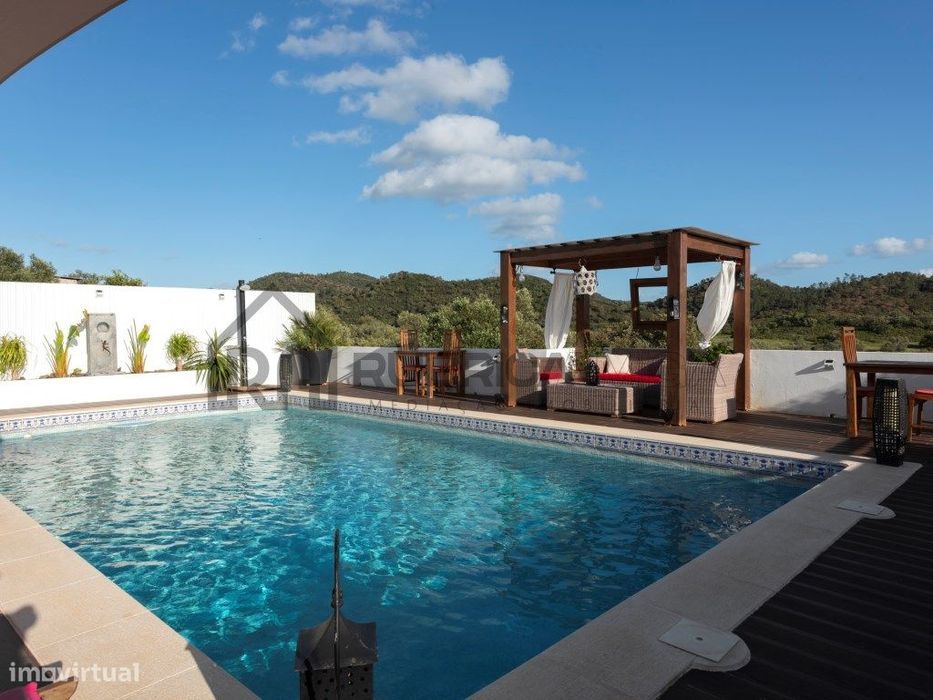 V3 + Chalet com Piscina e Jacuzzi - Vistas Deslumbrantes e Licença AL