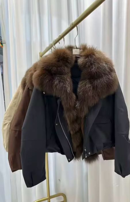 Бомбер з хутром , пуховик