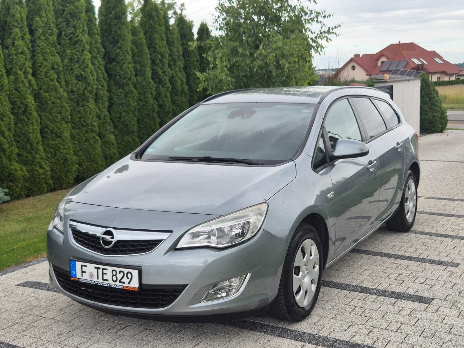 Opel Astra J 1.4 16V TB 140KM // Klima // 2012r. //