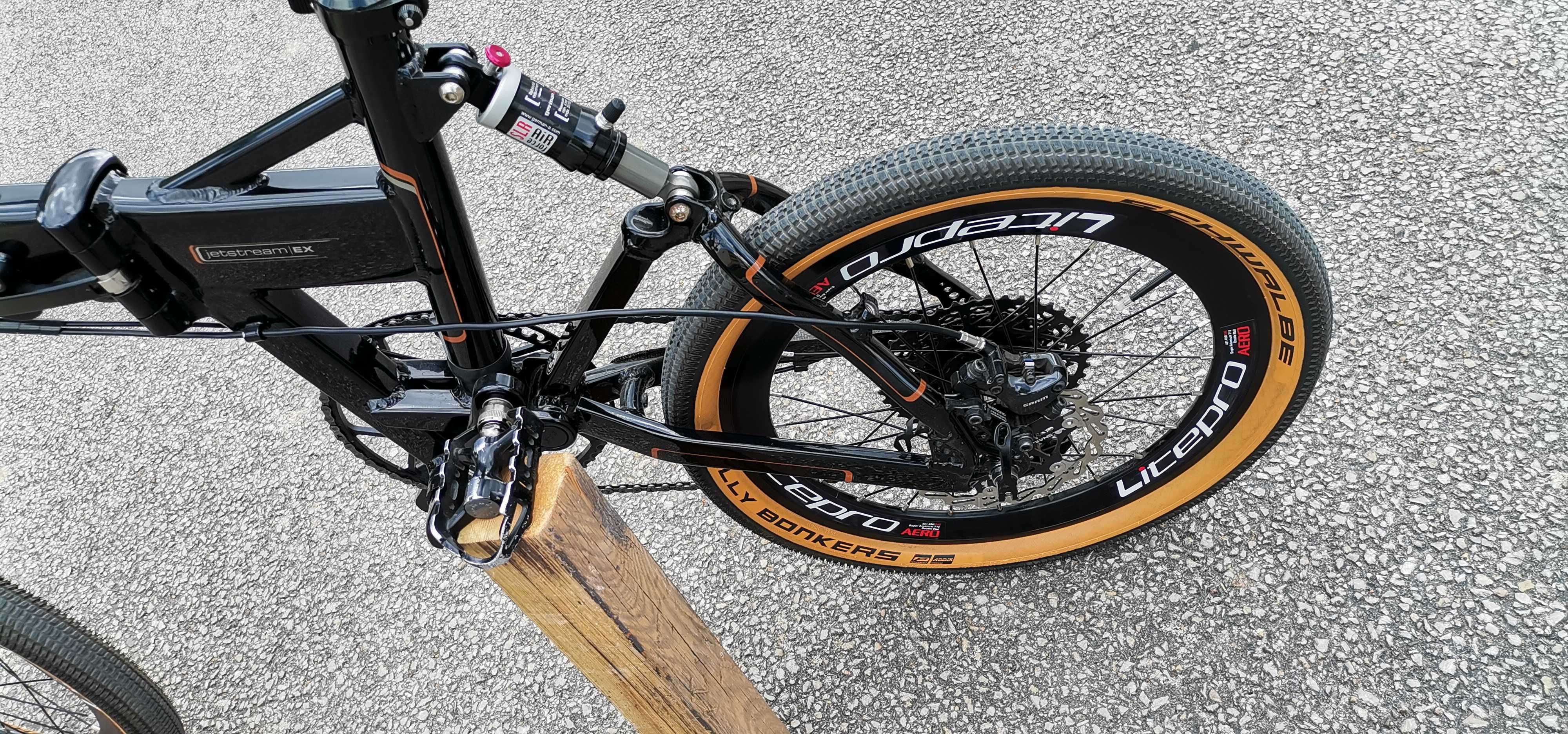 Bicicleta dobrável Dahon Jetstream EX modificada