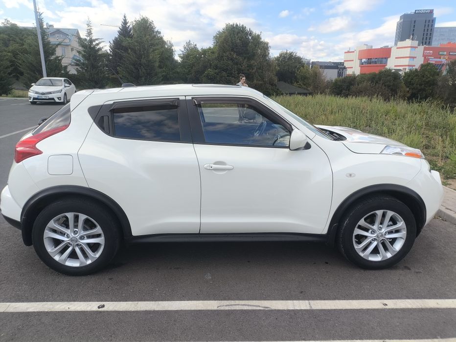 Продам Nissan Juke 1.6 turbo SV AWD 2011