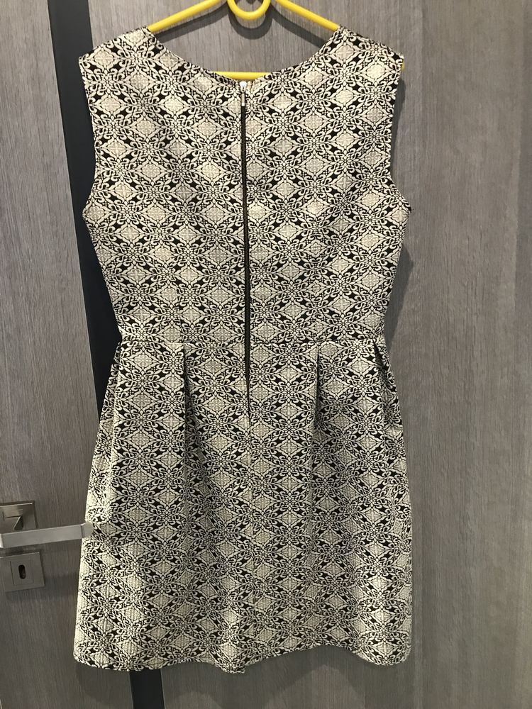 Elegancka sukienka rozmiar 40