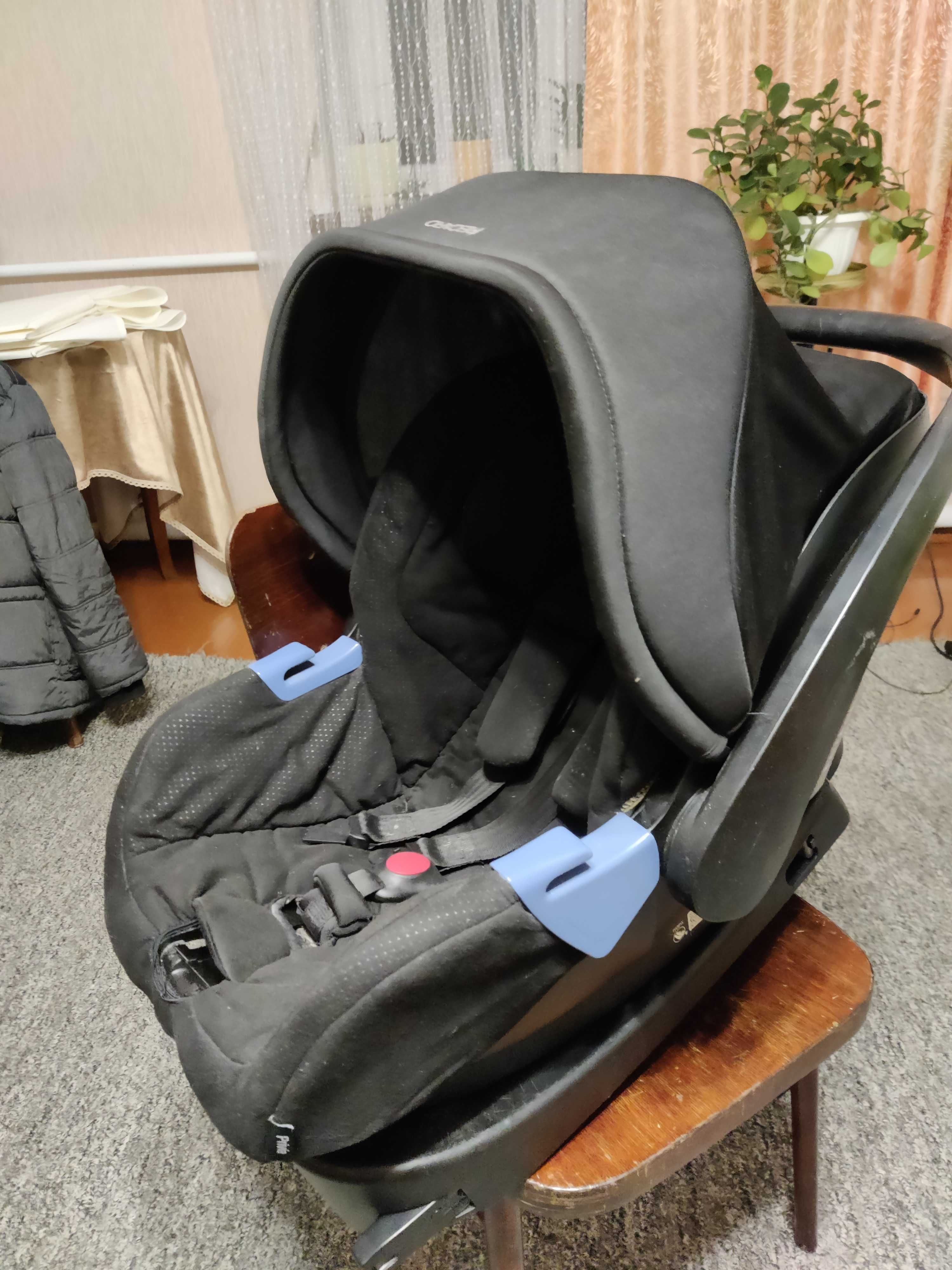 Автокрісло recaro privia black і isofix база recarofix