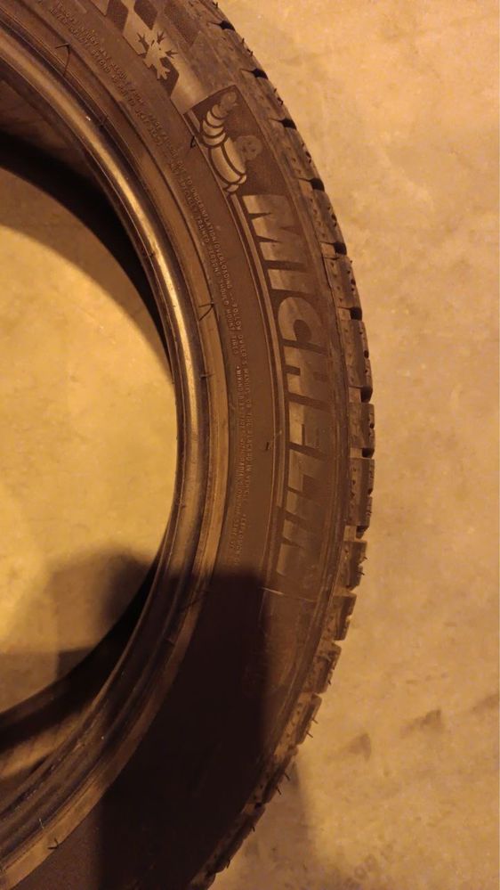 Зимові шини Michelin Pilot Alpin PA4 255/45 R19 104W XL