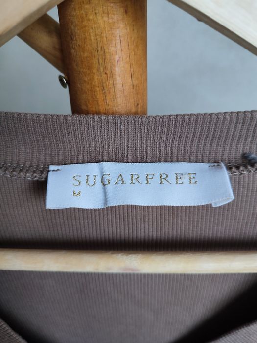 Beżowa sukienka prążkowana długi rękaw zakładka dopasowana tuba S M