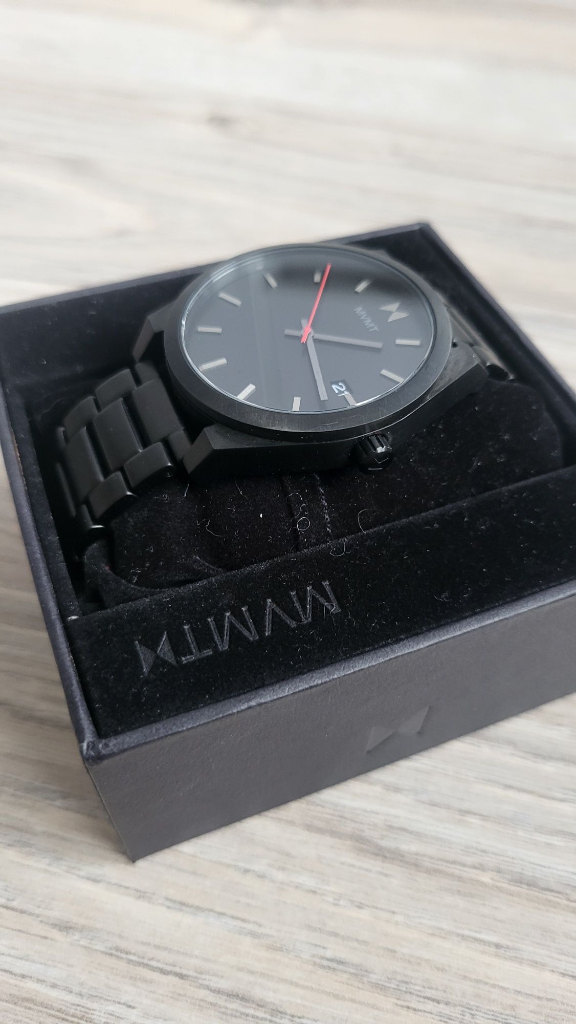 Zegarek MVMT  Nowy