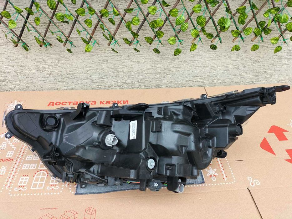 Фара Toyota RAV4 811100R160 USA 2019 2020 2021 2022 Оригінал США