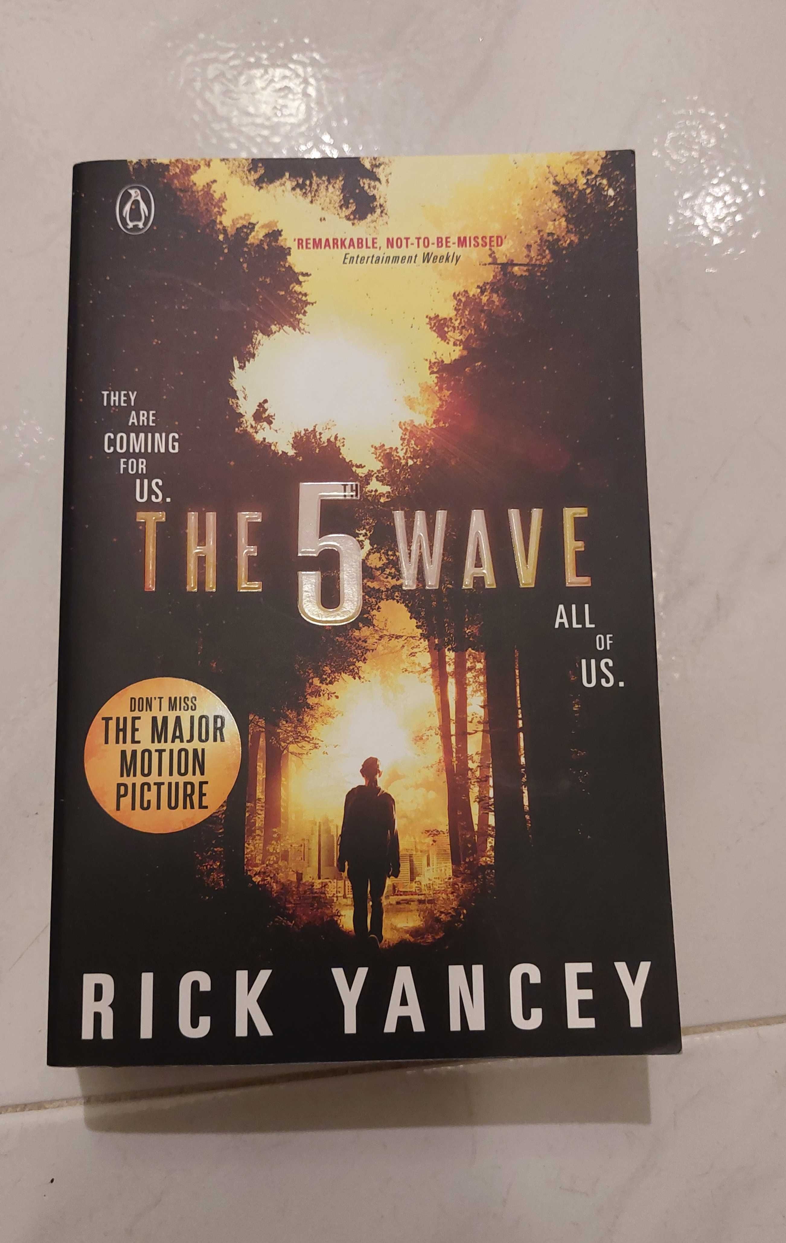 Trilogy "The 5th Wave", de Rick Yancey (inglês)