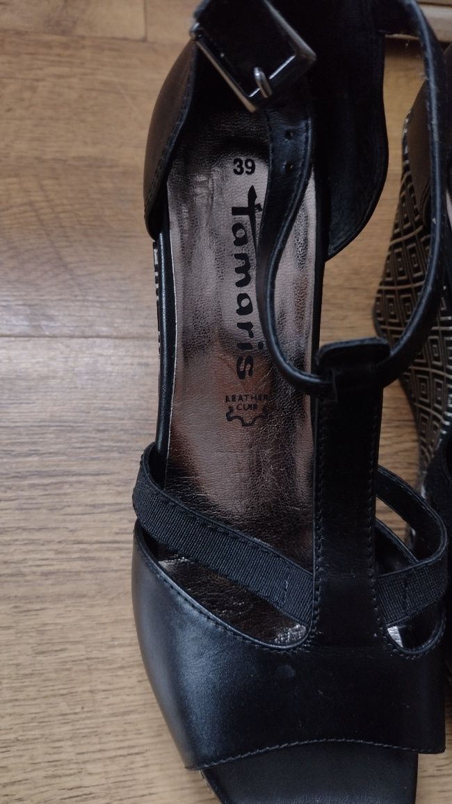Nowe skórzane sandały tamaris na platformie, obcasie rozmiar 39