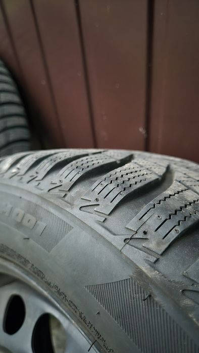 Komplet kół zimowych Bridgestone 205/55/R16 stalówki kołpaki