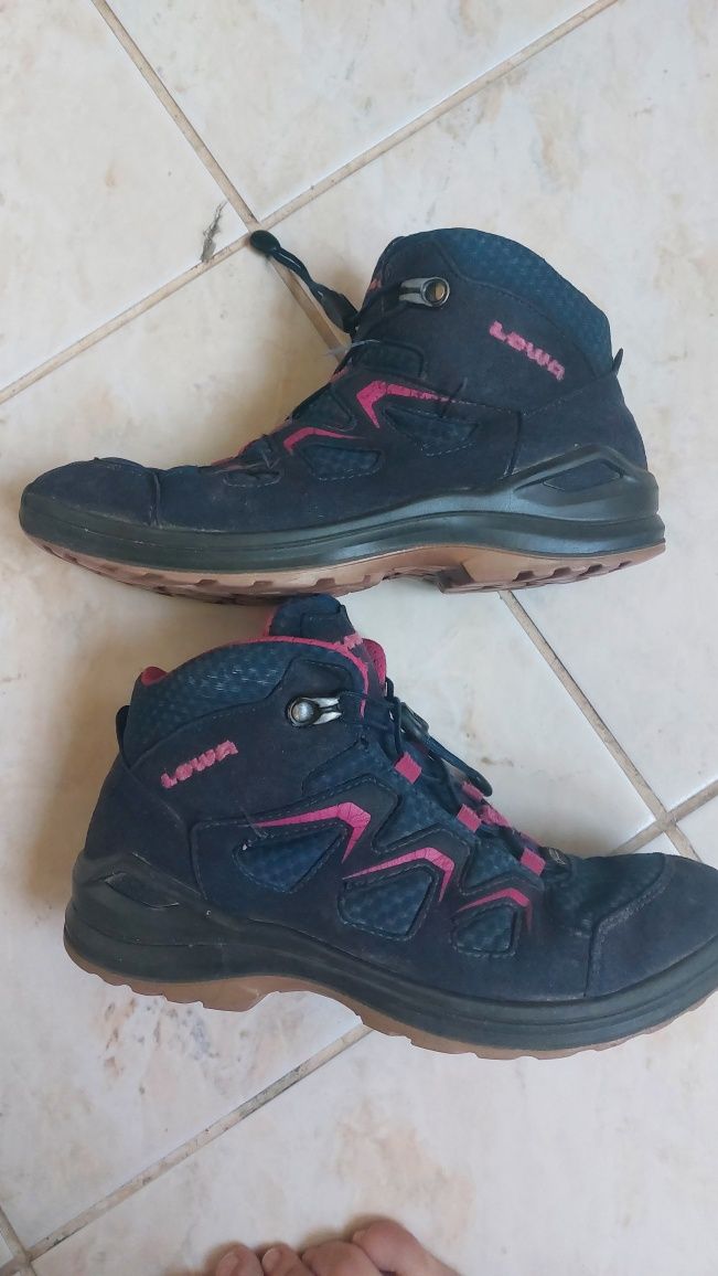 Віддам ботинки 35р Lowa з gore-tex
