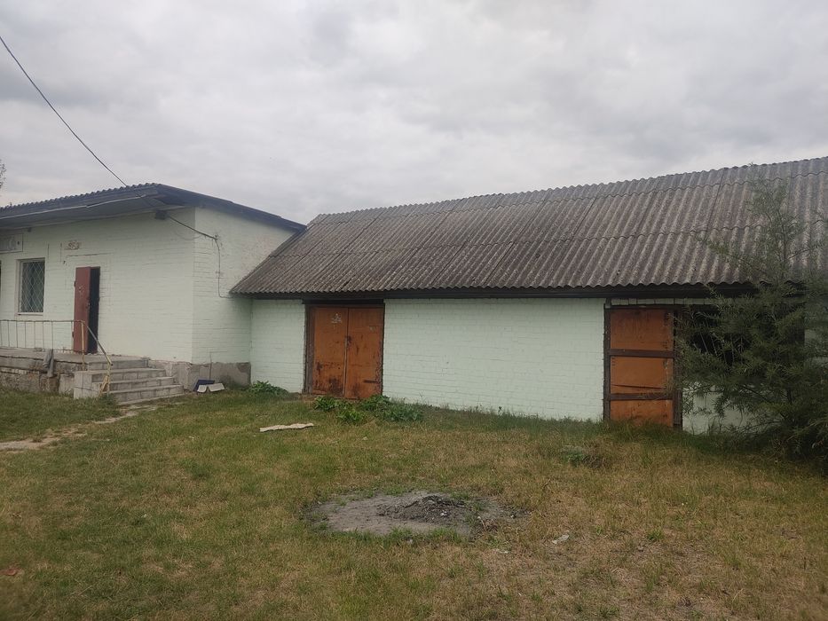 Продам приміщення магазину в с. Вовчок.