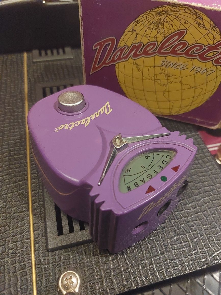 Danelectro DJ-25 Chromatic Tuner stroik chromatyczny do gitary