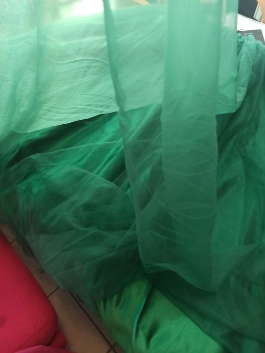 Przepiękna sukienka z gorsetem