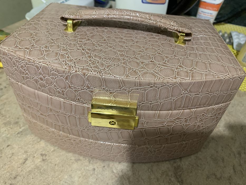 Скриня , шкатулка для прикрас