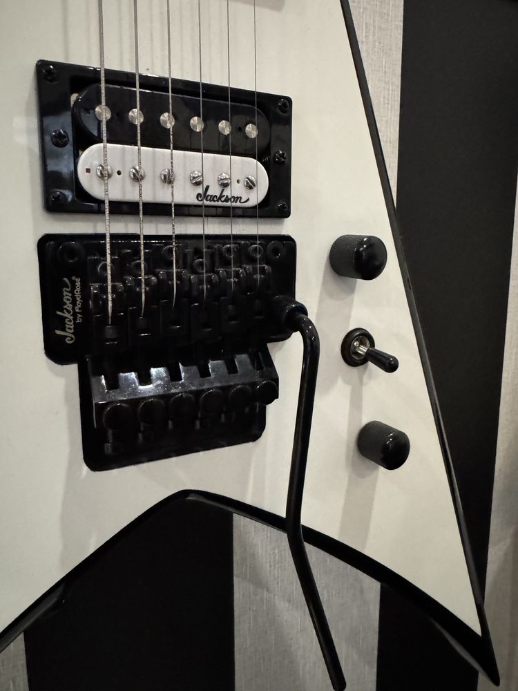 Guitarra Jackson King V JS32