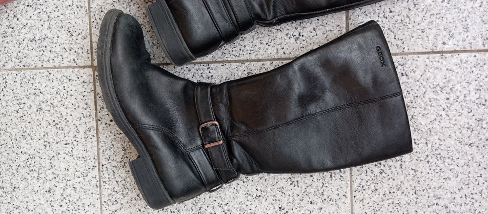 Botas Geox pretas de menina 31