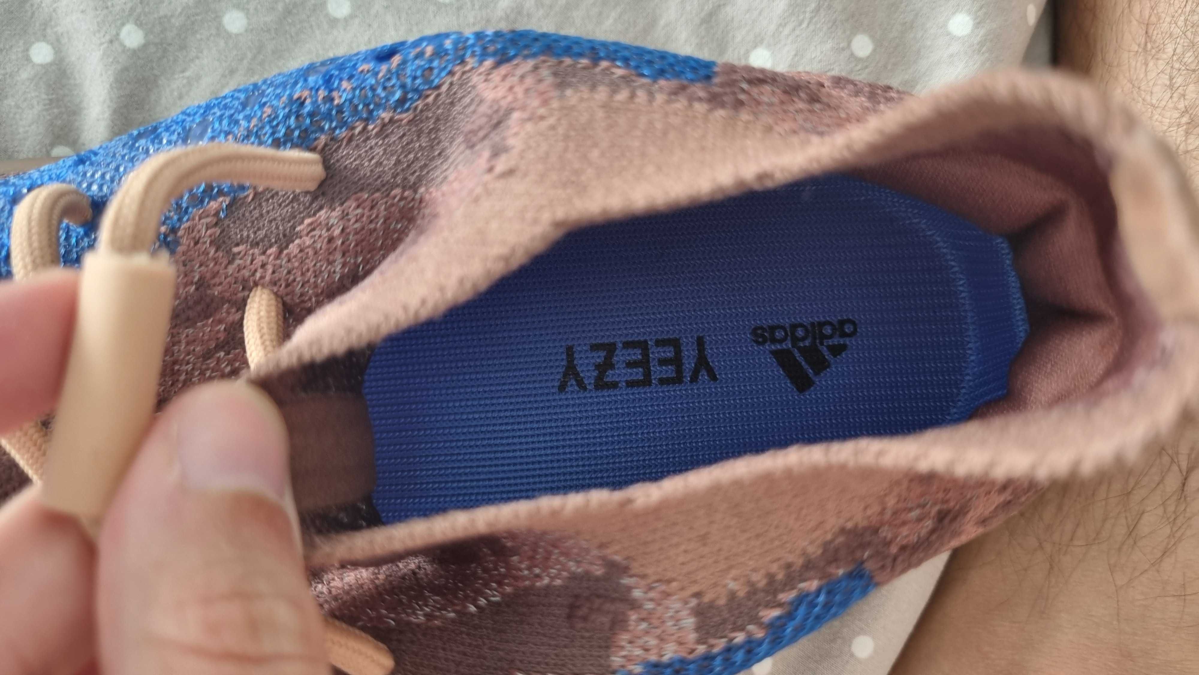 Sapatilha Adidas Yeezy Boost 380 Azure