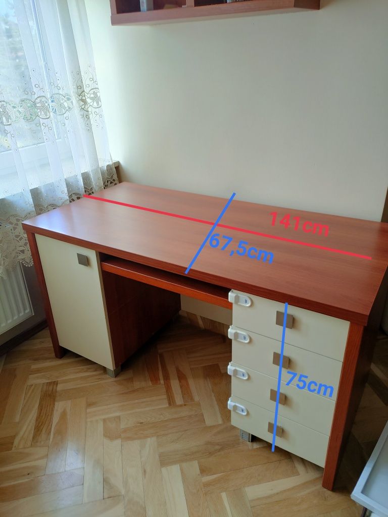 Szafa, biurko oraz półka