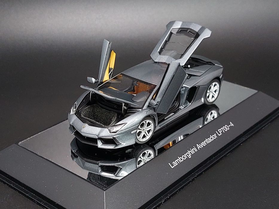 Модель 1/43 Lamborghini Aventador LP700-4 2011 (AUTOart) масштаб